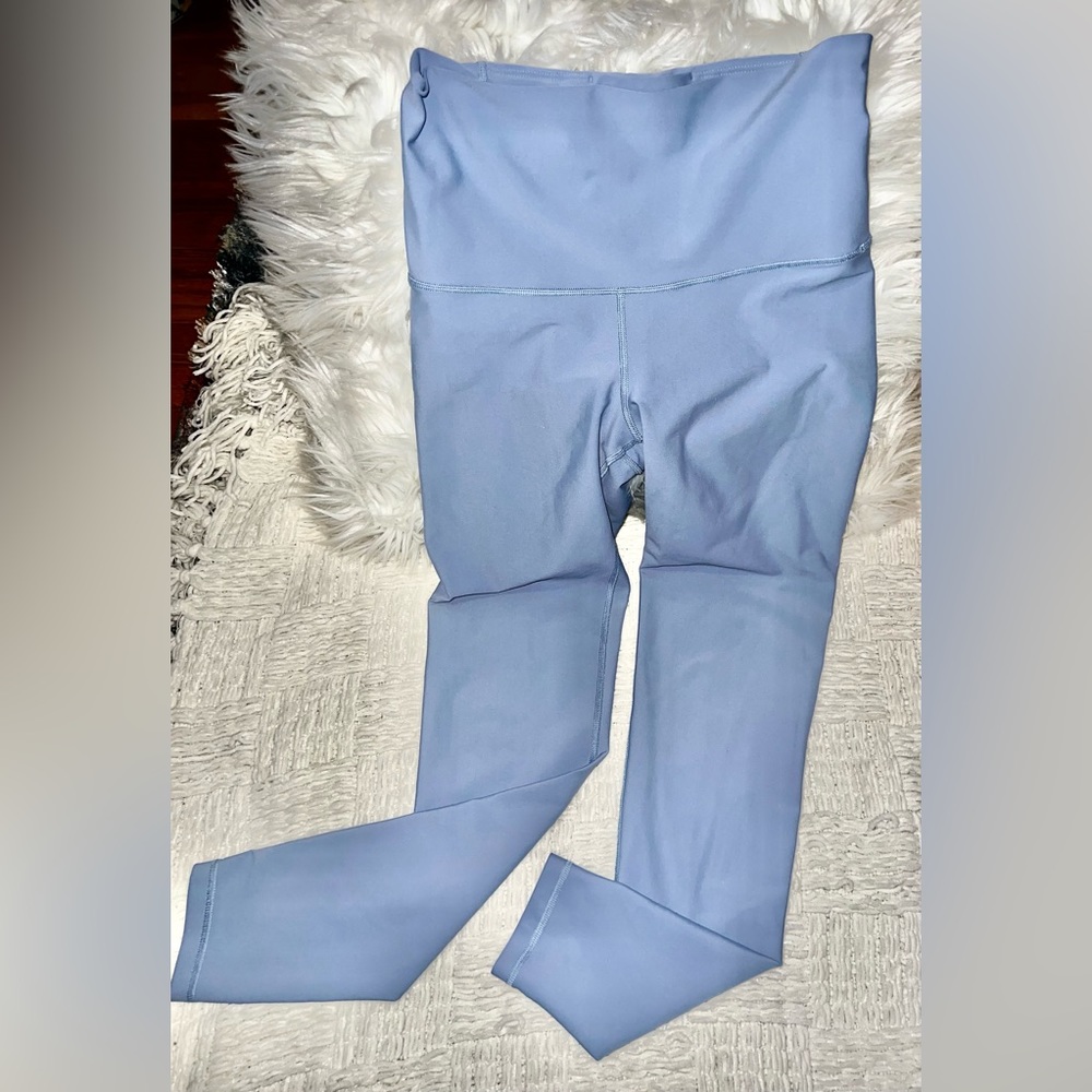 Beautiful blue jay blue Old Navy athletic leggings for women size medium